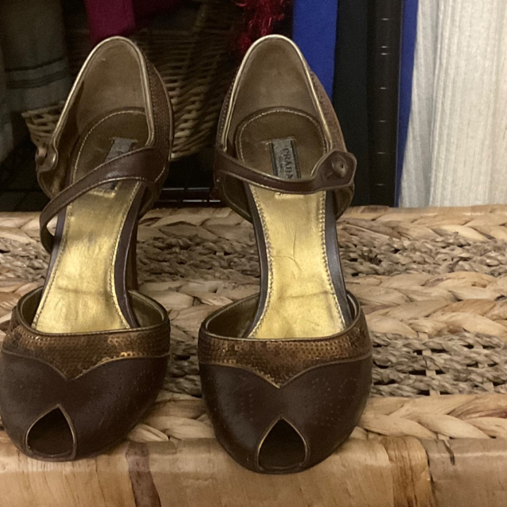 Prada peep-toe Mary Jane heels - Picture 2 of 4